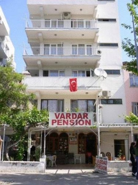 Vardar Family Pension, Selcuk