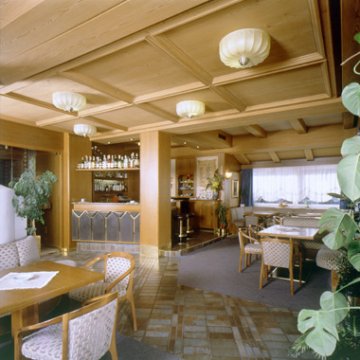 Hotel Astoria, Kanzenei
