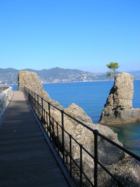 Rifugio Uscio, Portofino Bay