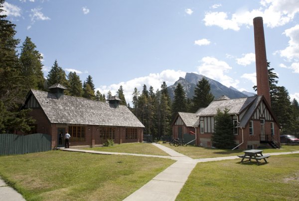 Banff Y Mountain Lodge, Banff