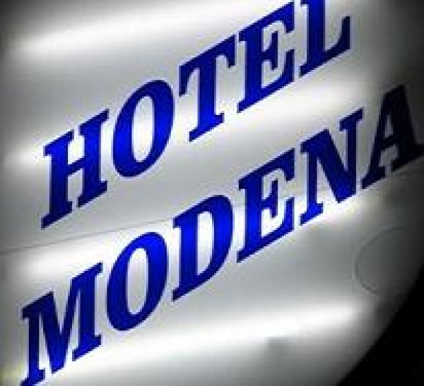 Hotel Modena, Modène