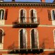Red Little House Apartment in Verona