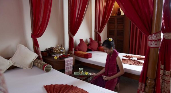 Chatrium Hotel Royal Lake Yangon, Янгон