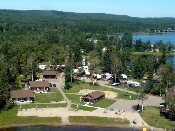 The Cottages Baie Cascouia and BnB Au bord du Lac, Квебек Сити