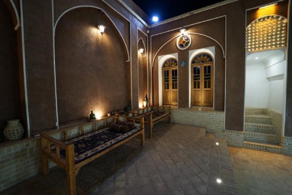 Sana Historical Hostel, Kashan