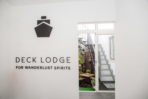 Deck Lodge, Peniche